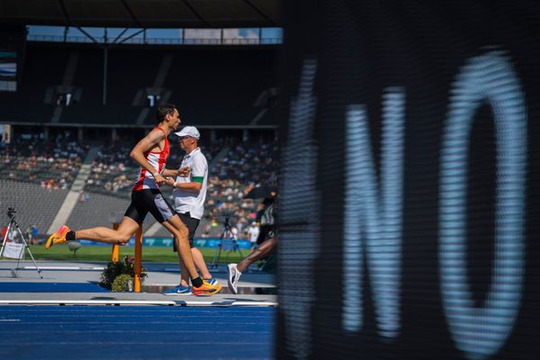 Christoph Kessler (LG Region Karlsruhe) ueber 1500m waehrend der deutschen Leichtathletik-Meisterschaften im Olympiastadion am 26.06.2022 in Berlin